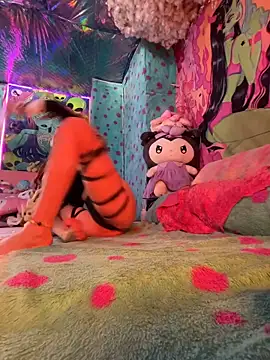 Snapshot of BABYUNICORN chatting on 12/21/25, 09:11 BABYUNICORN online show from 12/21/25, 09:11