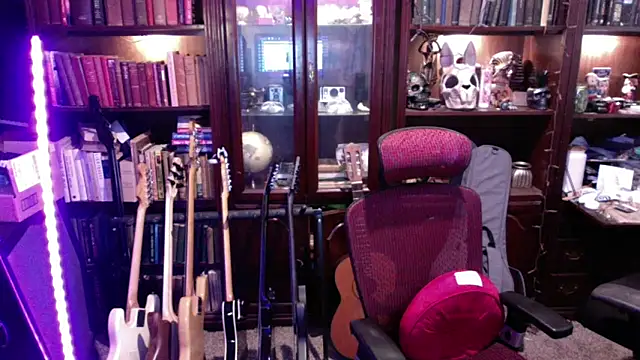 Snapshot of BeardedBear999 chatting on 09/26/25, 03:16 BeardedBear999 online show from 09/26/25, 03:16