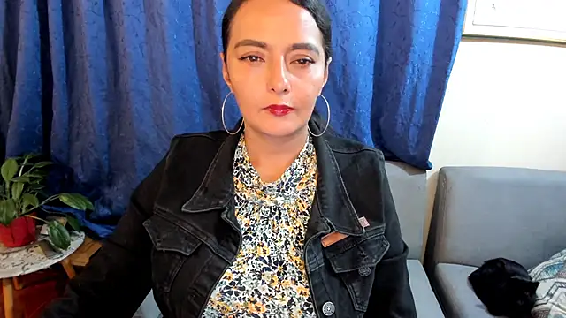 emma luxy online show from 01/25/25, 01:10