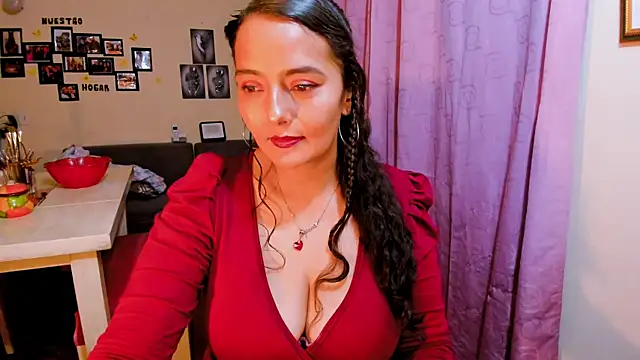 emma luxy online show from 02/25/26, 04:44