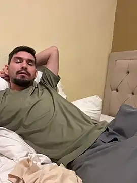 Snapshot of Tomthelong chatting on 02/20/25, 05:33 Tomthelong online show from 02/20/25, 05:33