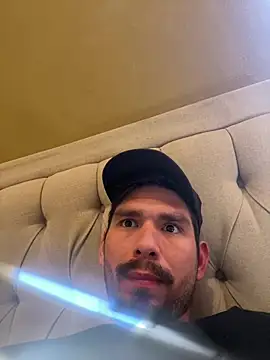 Snapshot of Tomthelong chatting on 03/12/25, 09:56 Tomthelong online show from 03/12/25, 09:56