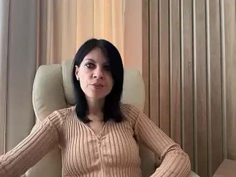 Snapshot of InjaAtHome chatting on 10/20/25, 08:48 InjaAtHome online show from 10/20/25, 08:48