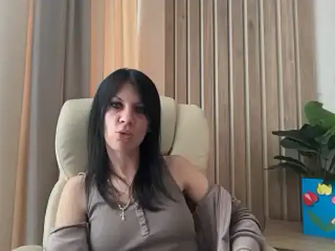 Snapshot of InjaAtHome chatting on 04/20/26, 06:16 InjaAtHome online show from 04/20/26, 06:16
