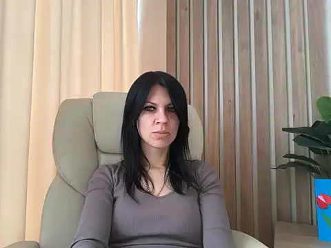 Snapshot of InjaAtHome chatting on 04/25/26, 06:38 InjaAtHome online show from 04/25/26, 06:38