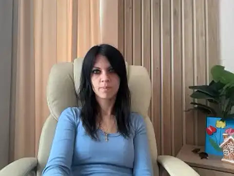 Snapshot of InjaAtHome chatting on 05/19/26, 05:47 InjaAtHome online show from 05/19/26, 05:47