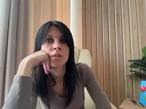 Snapshot of InjaAtHome chatting on 05/29/26, 02:04 InjaAtHome online show from 05/29/26, 02:04