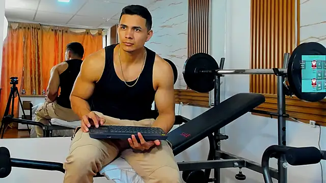 ChoreyTaiylor online show from 12/18/25, 03:18