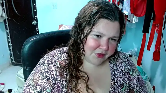 Snapshot of squirt322bbw chatting on 11/17/25, 05:41 squirt322bbw online show from 11/17/25, 05:41