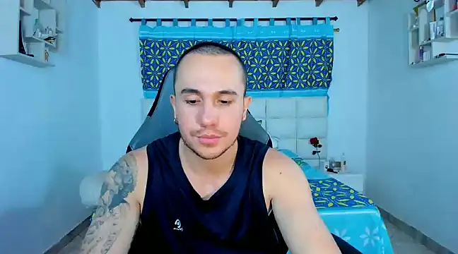 juan  jimenez online show from 02/05/25, 04:06