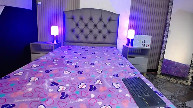 Snapshot of cheryl_hs chatting on 02/14/25, 03:54 cheryl hs online show from 02/14/25, 03:54