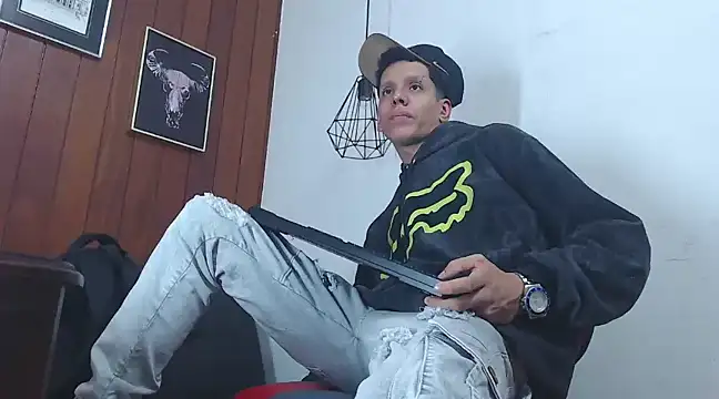 GaboReyes online show from 12/19/24, 04:56