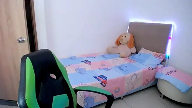  alicia z online show from 02/25/25, 11:44