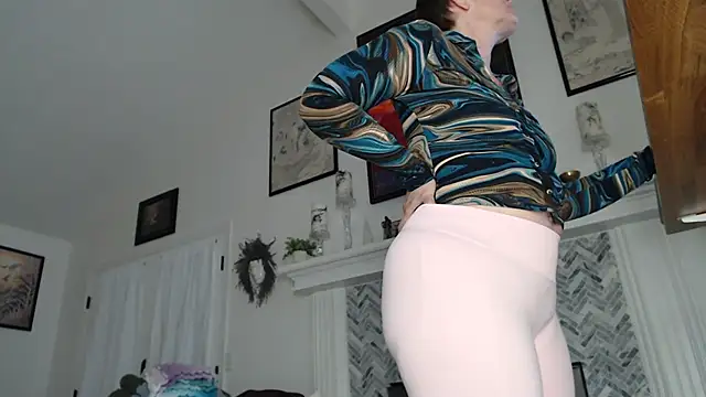 AuroraWillows online show from 11/30/25, 11:14