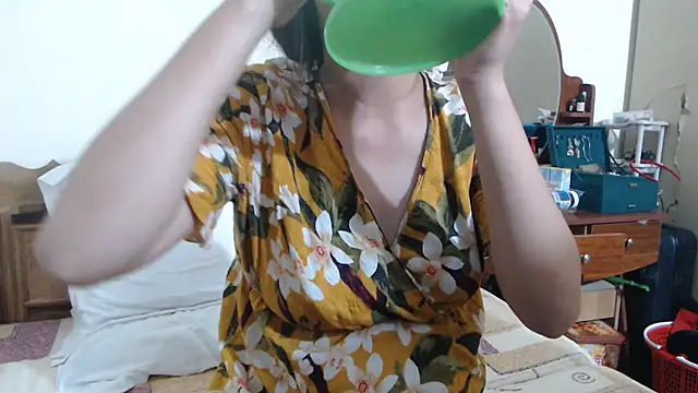 Snapshot of Beauty_Asian_Tina chatting on 12/18/25, 11:16 Beauty Asian Tina online show from 12/18/25, 11:16