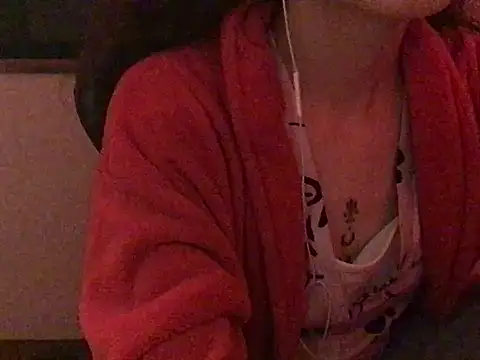 Snapshot of YumieCp chatting on 02/23/25, 09:33 YumieCp online show from 02/23/25, 09:33