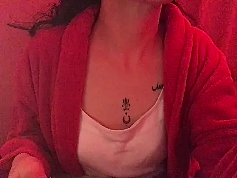 Snapshot of YumieCp chatting on 03/04/25, 10:24 YumieCp online show from 03/04/25, 10:24