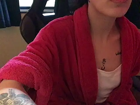 Snapshot of YumieCp chatting on 03/08/25, 11:28 YumieCp online show from 03/08/25, 11:28