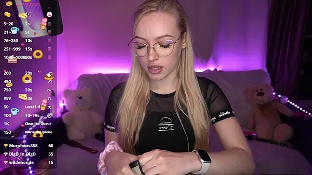 Snapshot of AmandaFiree chatting on 12/14/24, 05:25 AmandaFiree online show from 12/14/24, 05:25