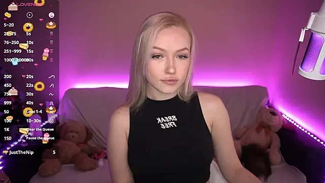 Snapshot of AmandaFiree chatting on 01/07/25, 10:43 AmandaFiree online show from 01/07/25, 10:43