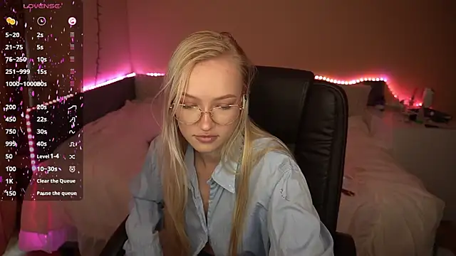 Snapshot of AmandaFiree chatting on 09/28/25, 10:31 AmandaFiree online show from 09/28/25, 10:31