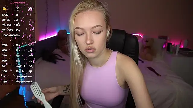 Snapshot of AmandaFiree chatting on 10/11/25, 06:34 AmandaFiree online show from 10/11/25, 06:34