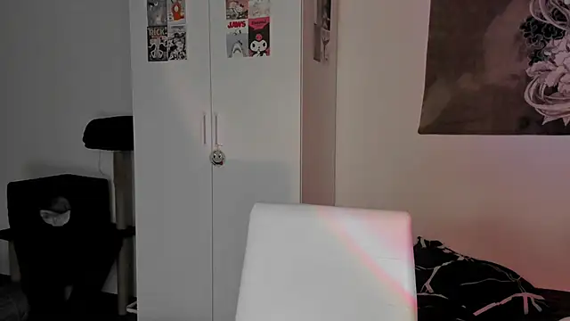 Snapshot of t0riayun0 chatting on 12/05/24, 02:20 t0riayun0 online show from 12/05/24, 02:20