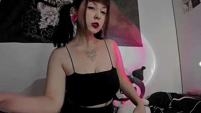 Snapshot of t0riayun0 chatting on 01/10/25, 11:18 t0riayun0 online show from 01/10/25, 11:18