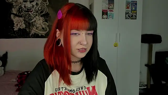 Snapshot of t0riayun0 chatting on 02/23/25, 10:20 t0riayun0 online show from 02/23/25, 10:20