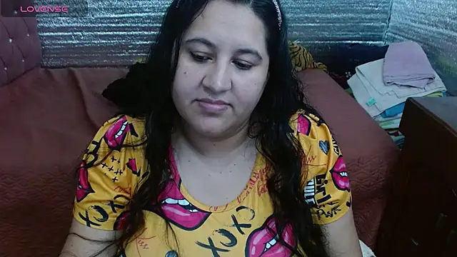 Snapshot of EMILY-NESSA chatting on 10/02/25, 03:19 EMILY-NESSA online show from 10/02/25, 03:19