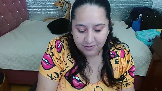 Snapshot of EMILY-NESSA chatting on 05/11/26, 02:34 EMILY-NESSA online show from 05/11/26, 02:34