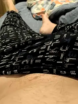 Snapshot of handsometurkish chatting on 01/10/25, 04:51 handsometurkish online show from 01/10/25, 04:51