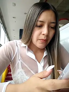 Snapshot of alana_69 chatting on 03/19/25, 04:34 alana 69 online show from 03/19/25, 04:34