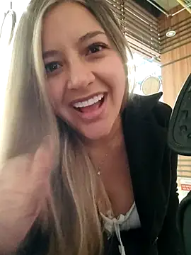 alana 69 online show from 12/22/25, 10:51