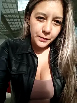 Snapshot of alana_69 chatting on 04/20/26, 09:49 alana 69 online show from 04/20/26, 09:49