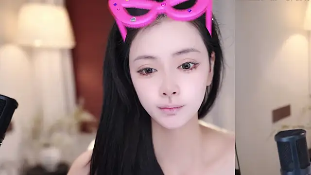 Ocean--Lili online show from 10/13/25, 02:17