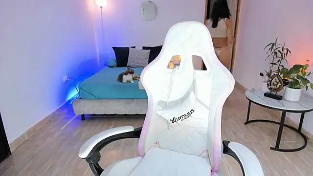 carleee winter online show from 04/15/26, 01:34