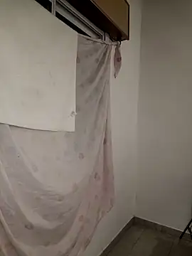 Snapshot of ZaraHoney chatting on 01/01/25, 02:51 ZaraHoney online show from 01/01/25, 02:51