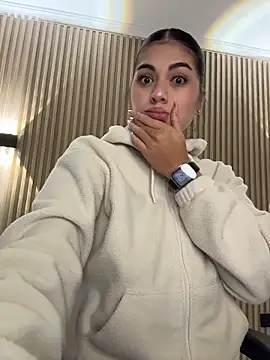 Sarasanders 4 online show from 11/25/25, 02:55