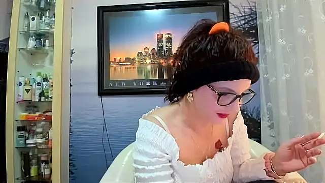 Snapshot of Mature4you44 chatting on 02/01/25, 08:29 Mature4you44 online show from 02/01/25, 08:29