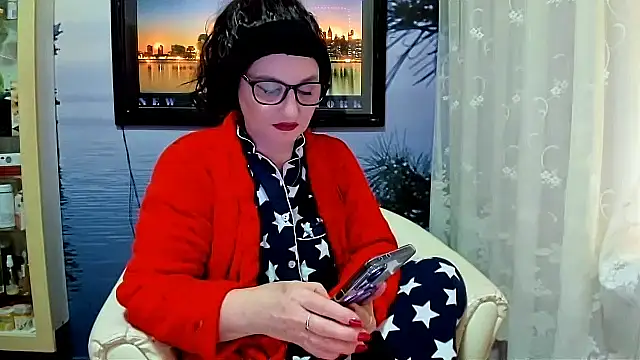 Snapshot of Mature4you44 chatting on 02/14/25, 10:07 Mature4you44 online show from 02/14/25, 10:07