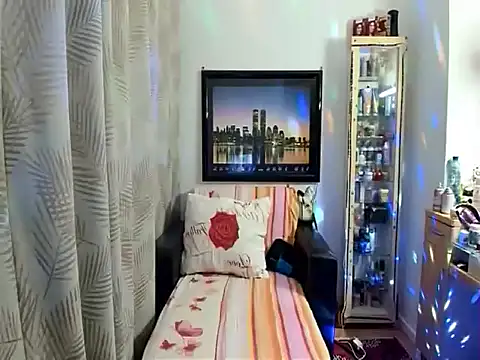 Snapshot of Mature4you44 chatting on 10/11/25, 08:13 Mature4you44 online show from 10/11/25, 08:13