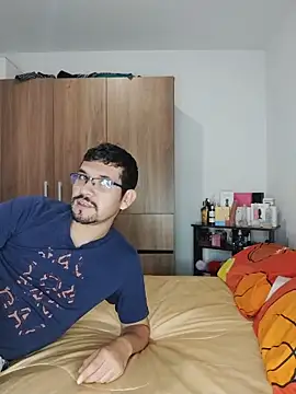 Snapshot of Isaandysex2428 chatting on 11/15/25, 01:36 Isaandysex2428 online show from 11/15/25, 01:36