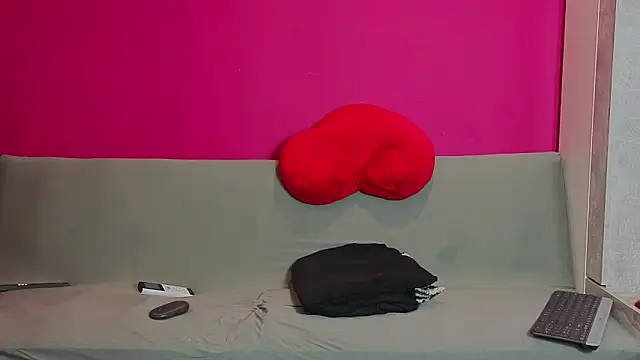 Young Strawberryy online show from 03/20/26, 01:05