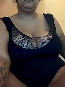 Snapshot of Madsion23 chatting on 12/03/24, 11:33 Madsion23 online show from 12/03/24, 11:33