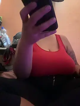 Snapshot of Madsion23 chatting on 12/26/24, 09:58 Madsion23 online show from 12/26/24, 09:58