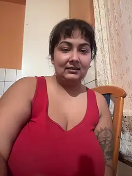 Snapshot of Madsion23 chatting on 12/27/24, 03:37 Madsion23 online show from 12/27/24, 03:37