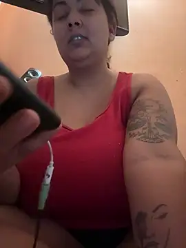 Snapshot of Madsion23 chatting on 12/27/24, 10:16 Madsion23 online show from 12/27/24, 10:16