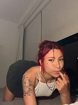 Snapshot of dinamita_Blair chatting on 10/21/25, 12:33 dinamita Blair online show from 10/21/25, 12:33