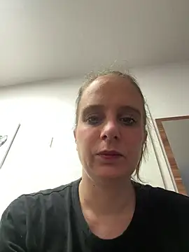 LadyChantale online show from 04/30/26, 05:25